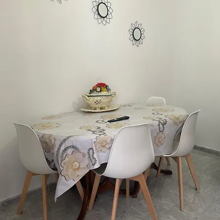 Comodo Hogar En Διαμέρισμα